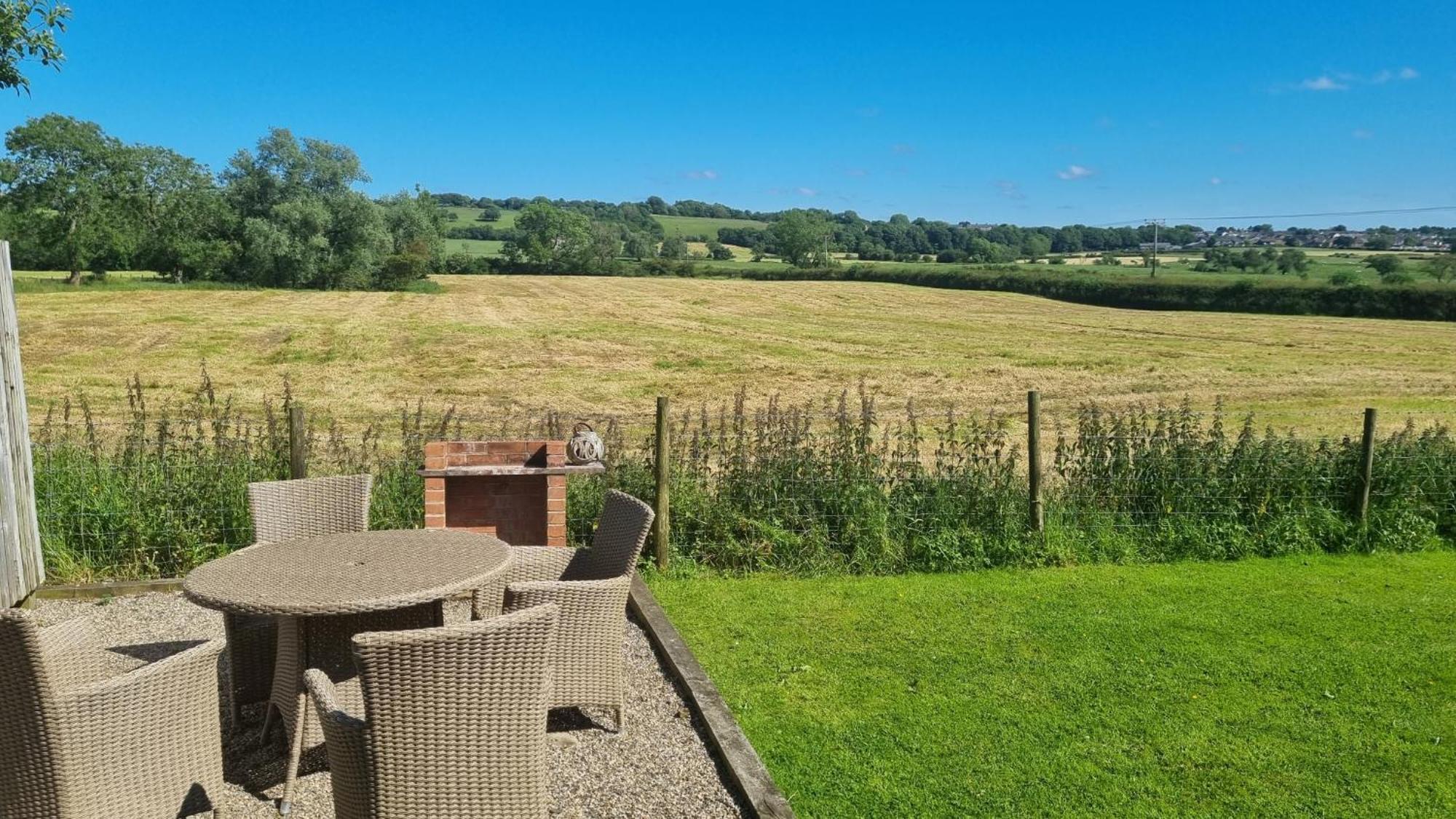 Bowland Breaks-A Luxury Barn Conversion With Optional Hot Tub, Log Burner And Countryside Views Longridge Bagian luar foto