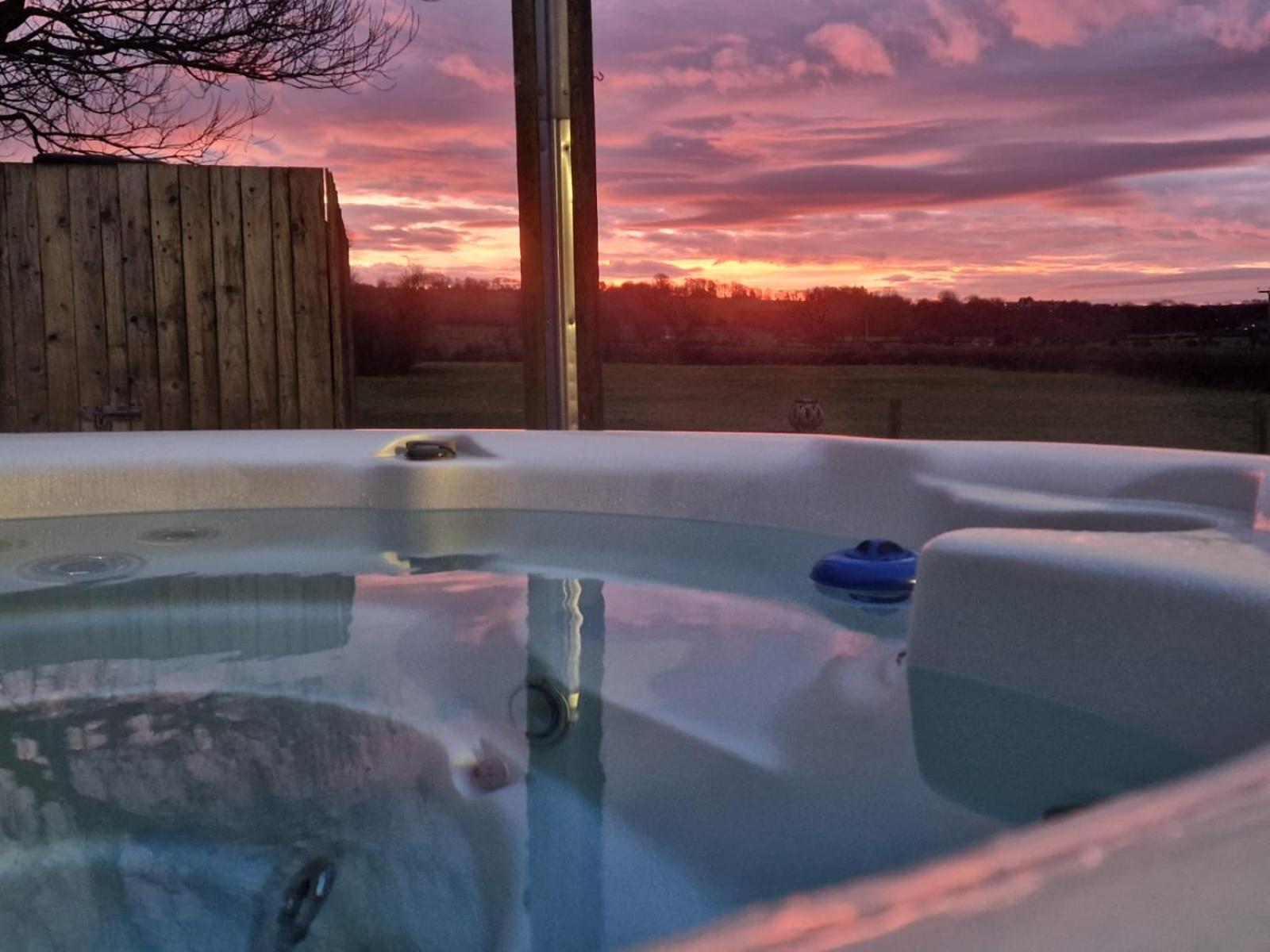 Bowland Breaks-A Luxury Barn Conversion With Optional Hot Tub, Log Burner And Countryside Views Longridge Bagian luar foto